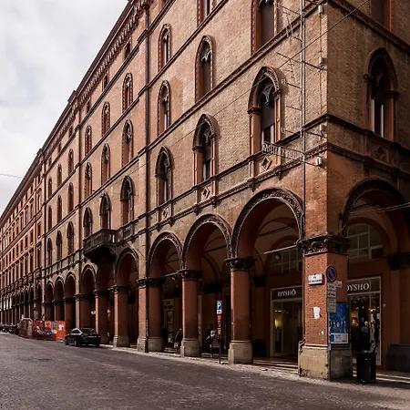 Cavalieri's Grand 게스트하우스 3*